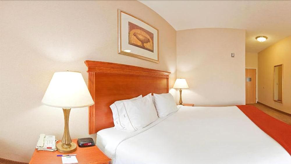 Holiday Inn Express Hotel & Suites Detroit-Utica By Ihg Eksteriør billede