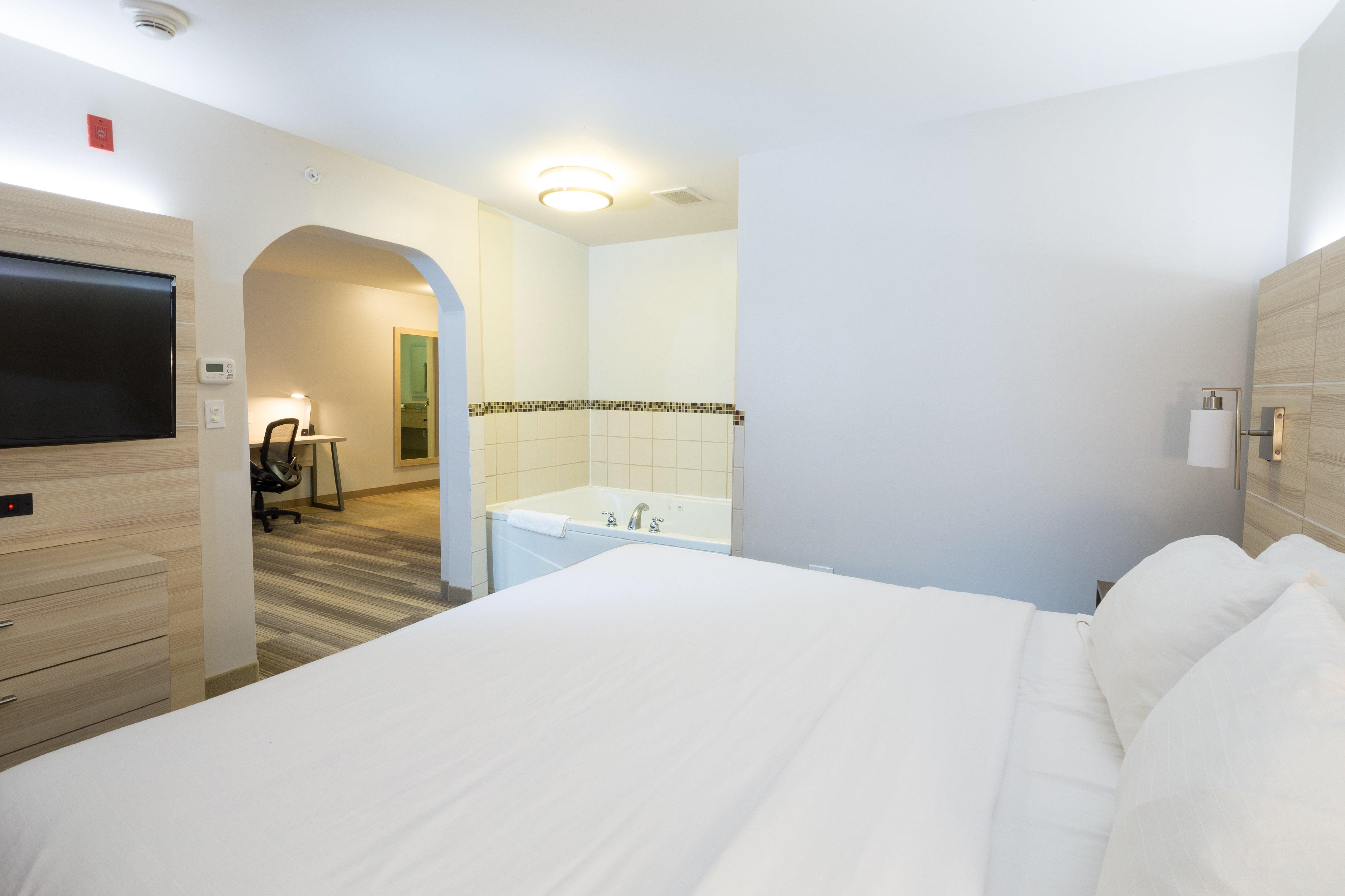 Holiday Inn Express Hotel & Suites Detroit-Utica By Ihg Eksteriør billede