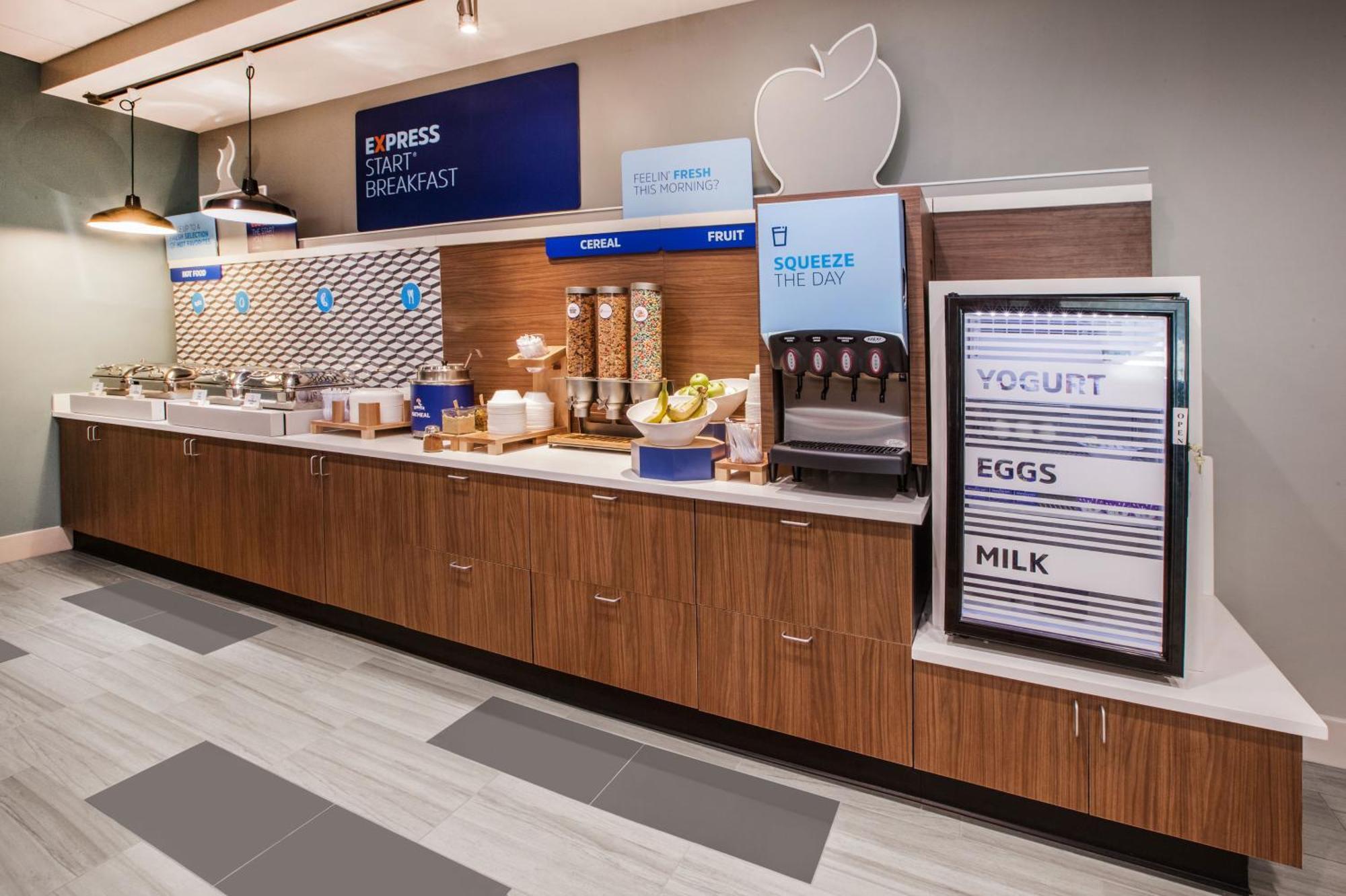 Holiday Inn Express Hotel & Suites Detroit-Utica By Ihg Eksteriør billede