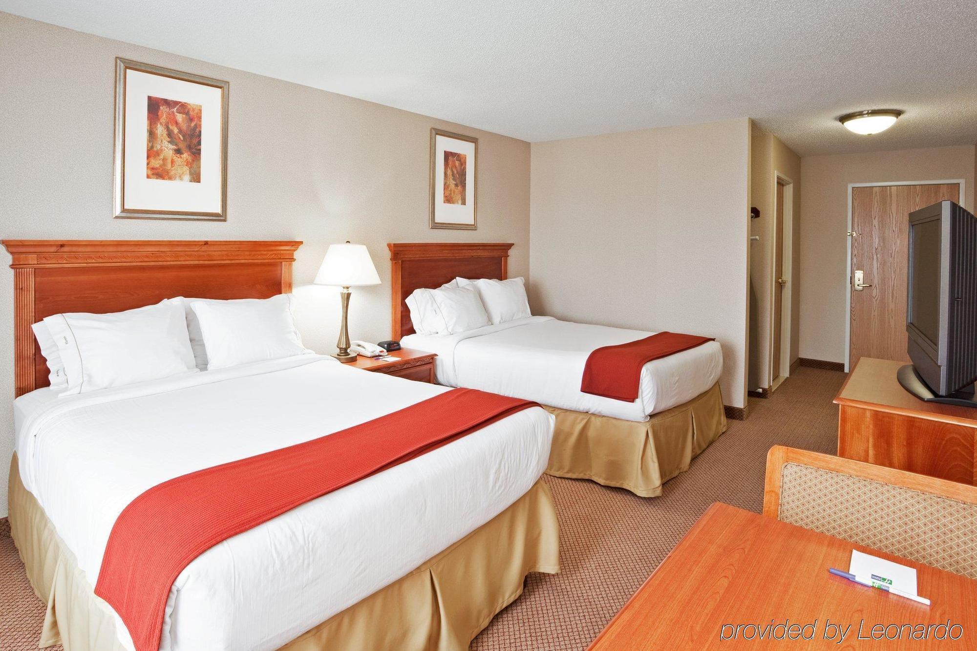 Holiday Inn Express Hotel & Suites Detroit-Utica By Ihg Værelse billede