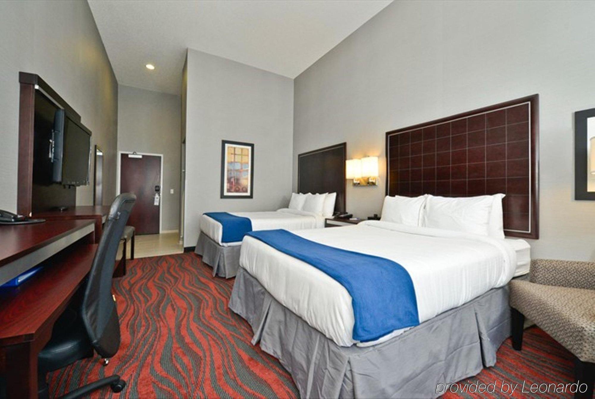 Holiday Inn Express Hotel & Suites Detroit-Utica By Ihg Eksteriør billede